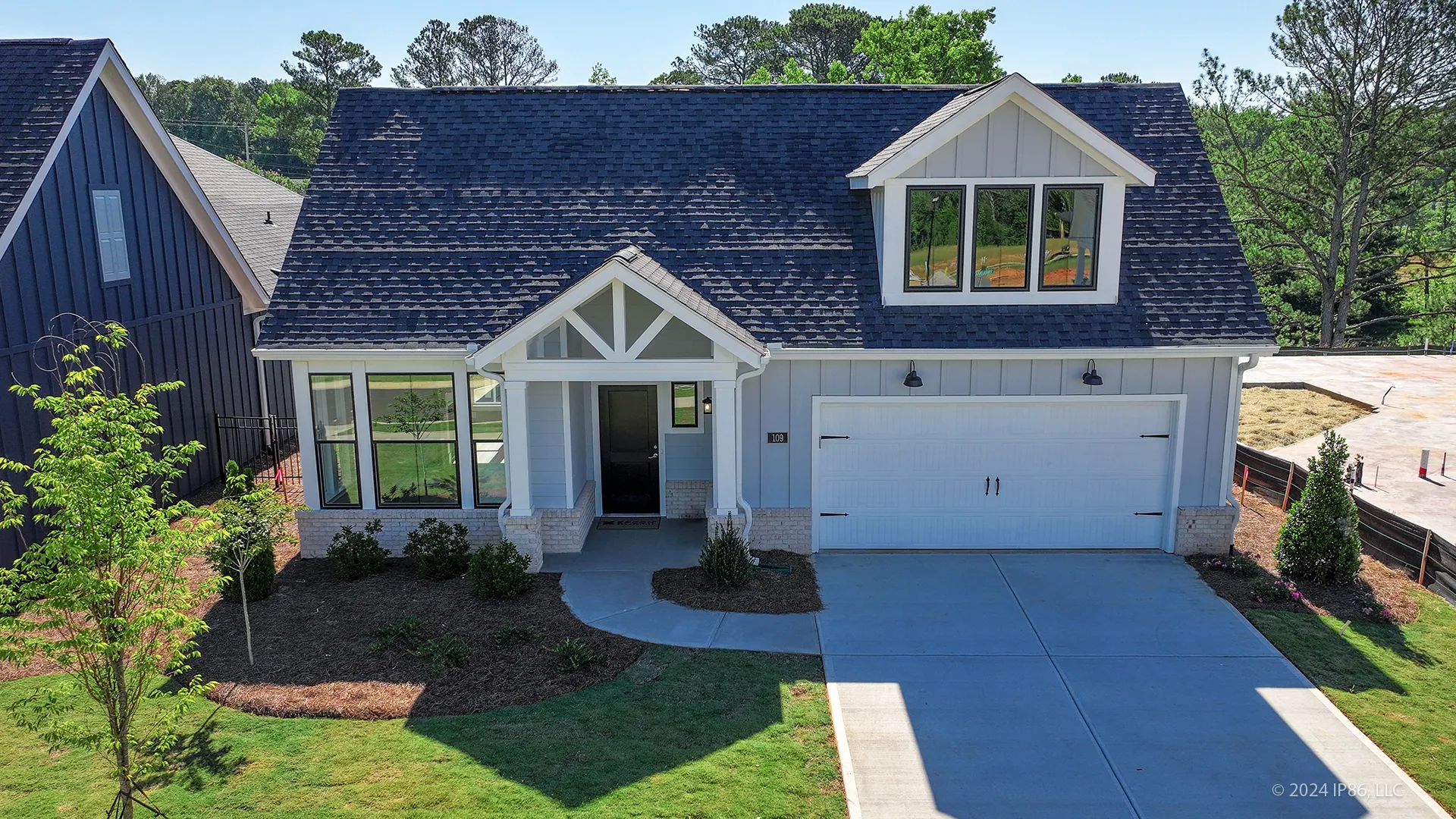 The Courtyards at Redbud Lane_Palazzo_Farmhouse_B_White