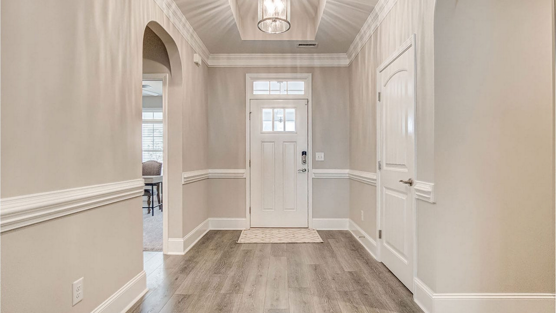 Torino_Craftsman_Interior_Entry
