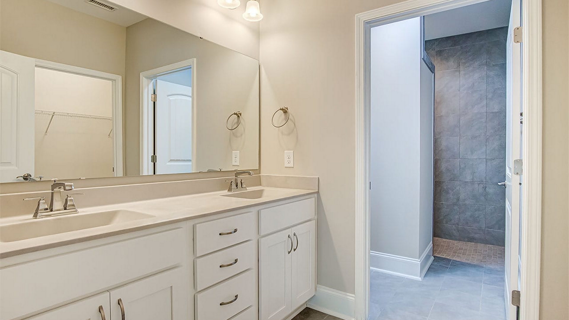 Palazzo_Craftsman_Interior_Bathroom