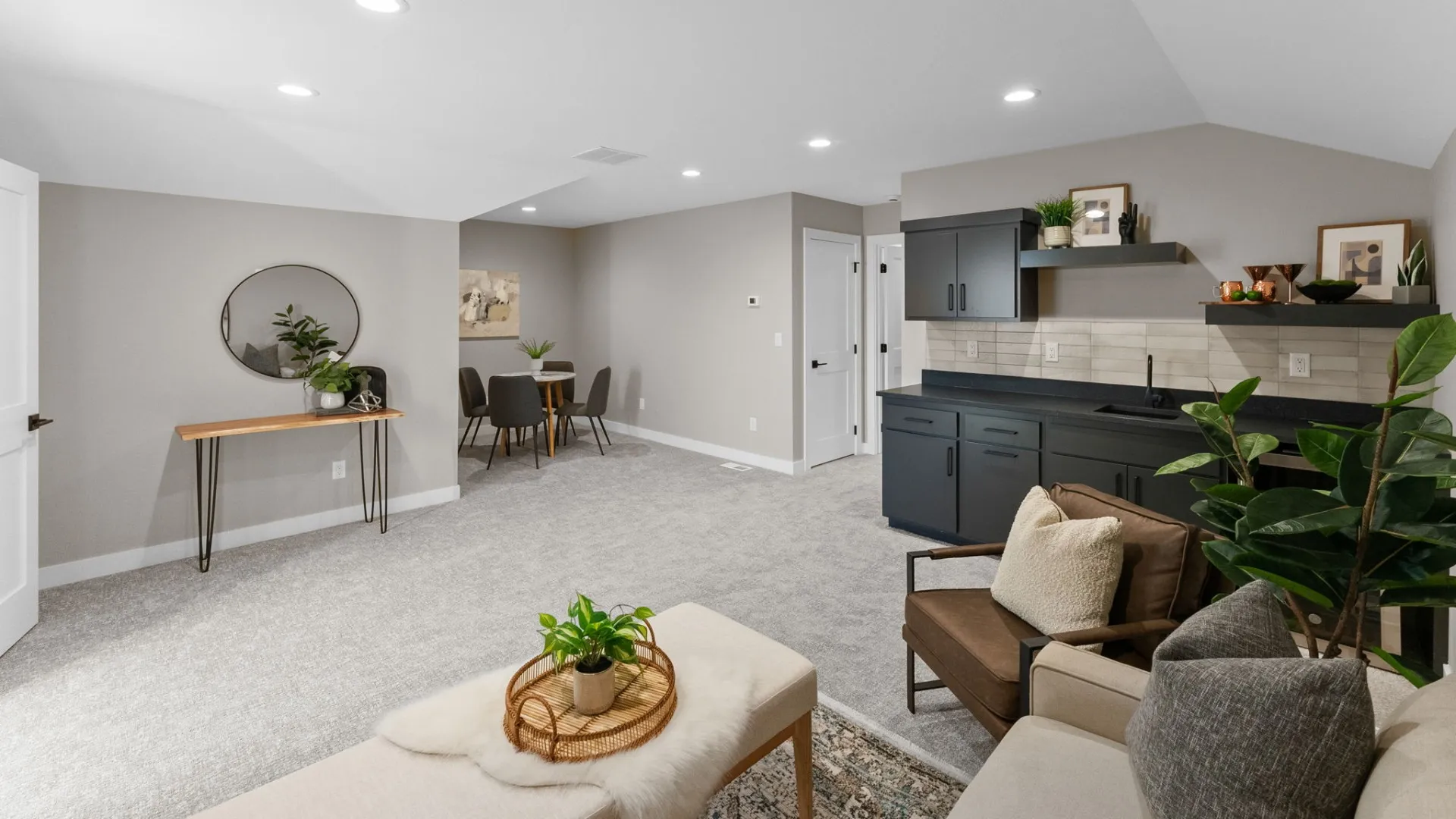 Bonus Room with Bar