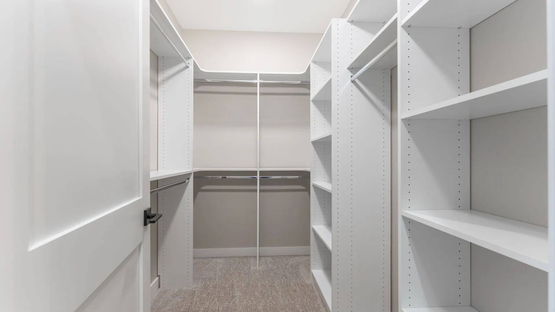 Walk in closet