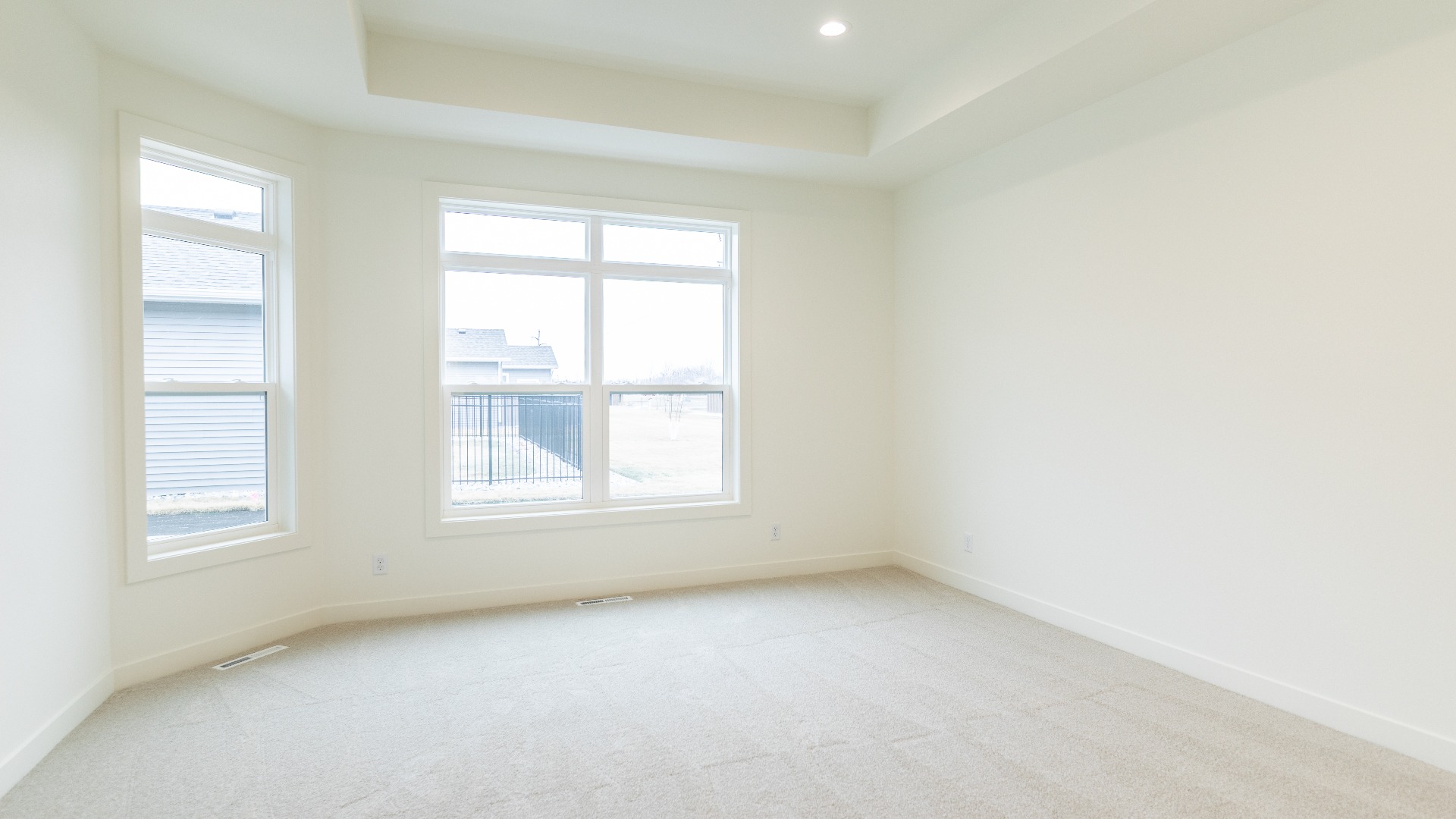 5172-primary-bedroom