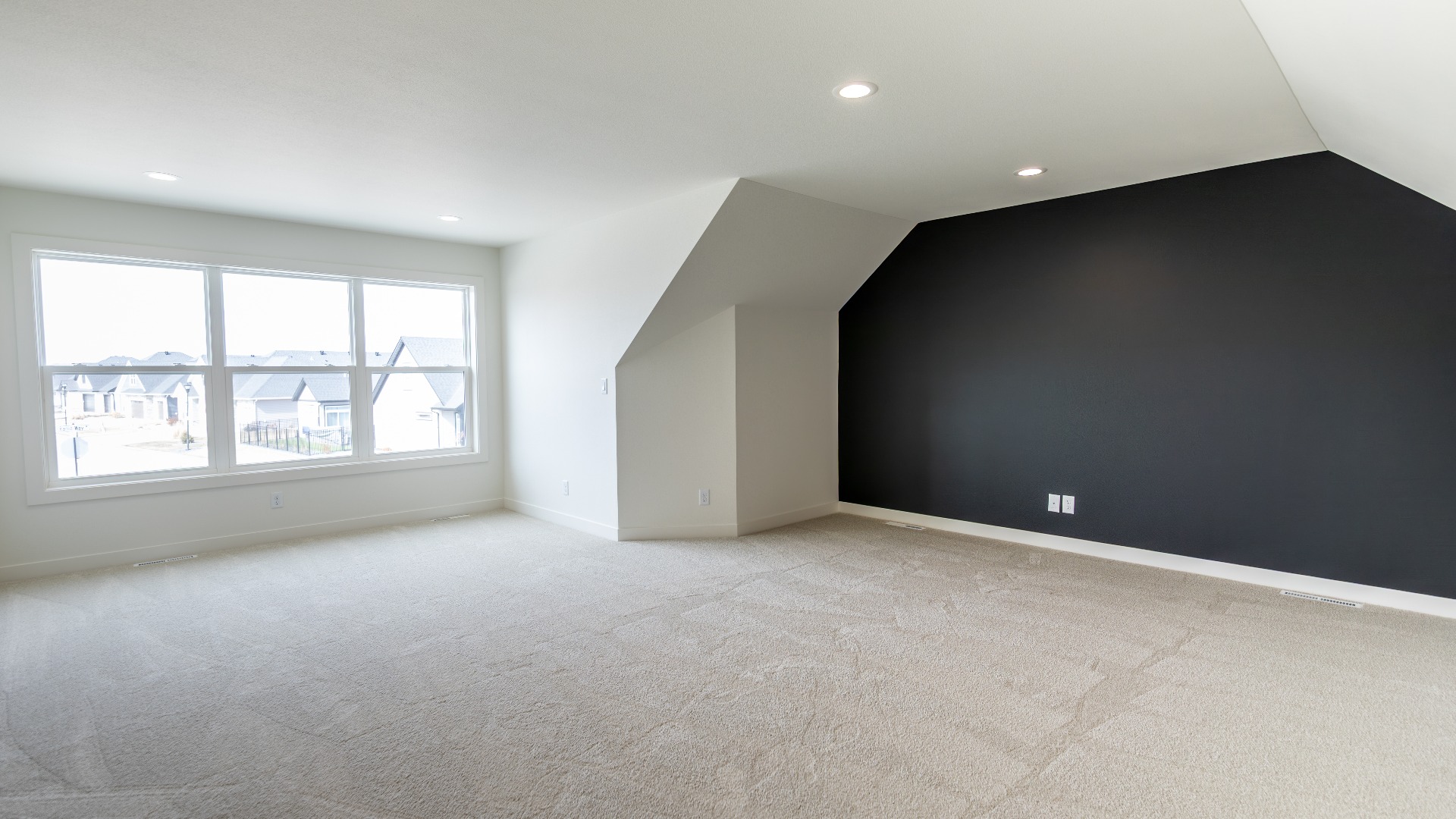 662-bonus-suite-great-room