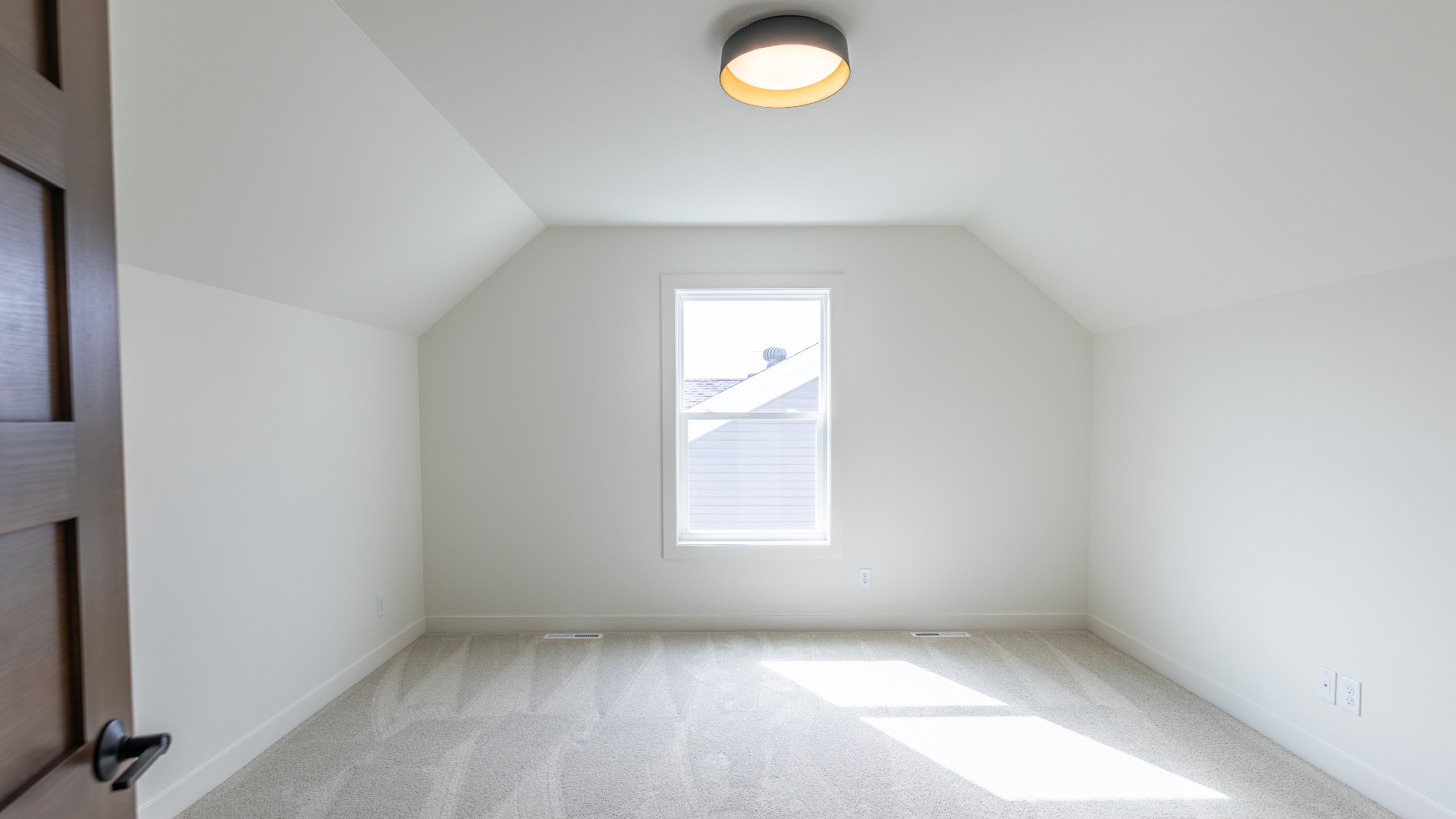 662-bonus-suite-bedroom